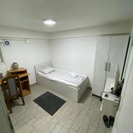 Hostel Tuzla Διαμέρισμα *